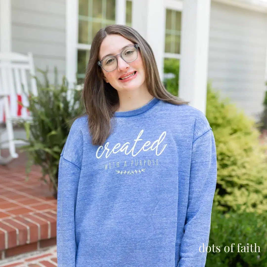 a woman wearing a blue shirt